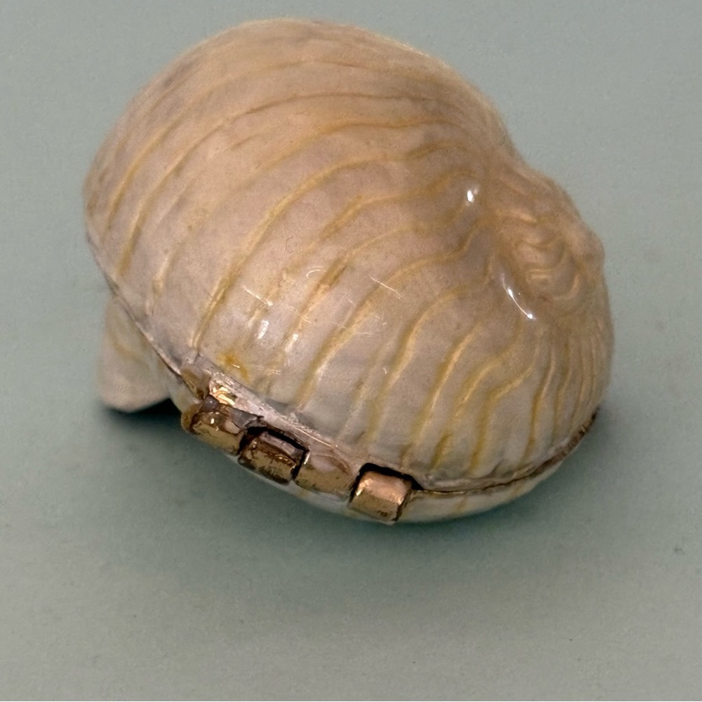 Monet 2011 Collectible Nautilus Shell Pearl Metal Ceramic Hinged Treasures Box - Picture 2 of 7